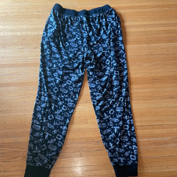 Friends Pajama set - Picture 7 of 7